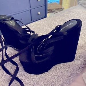 Lemonade dollskill wrap up wedges